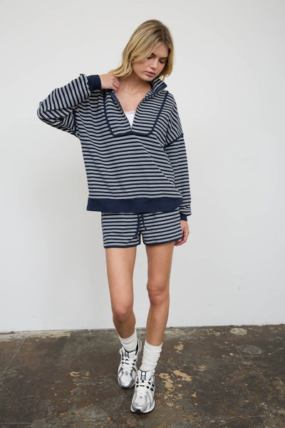 HALF ZIP STRIPE CONTRAST TRIM LONG SLEEVE KNIT TOP: NAVY