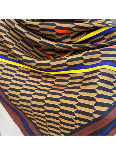 Contrast Border Abstract Pattern Triangle Bandana: Brown