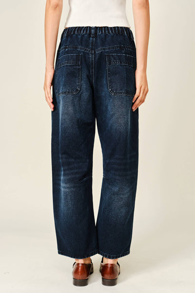 DARK WASHED BARREL JEANS: NAVY