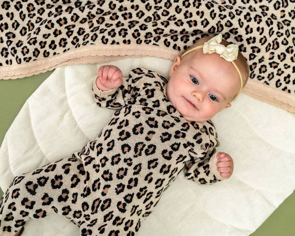 Leopard Jacquard Knit Baby Jumpsuit (Organic Cotton): Oatmeal Heather