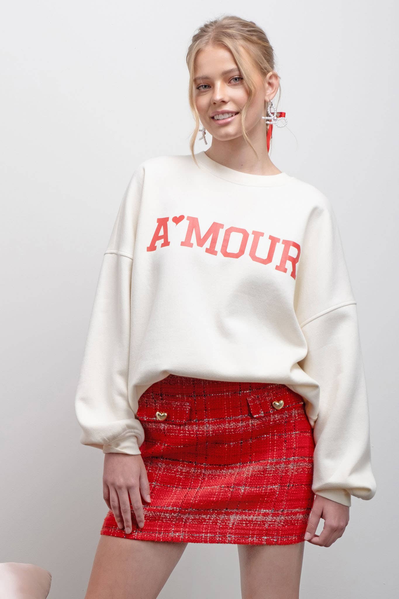 AMOUR GRAPHIC CREW NECK SWEATSHIRT: IVORY