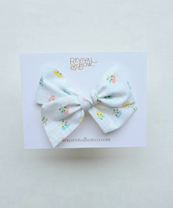 Large Pinwheel Bow on Clip • Vintage Windowpane Floral - Lulu Bella Boutique