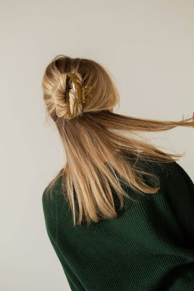 Vanessa Claw Clip: Grey