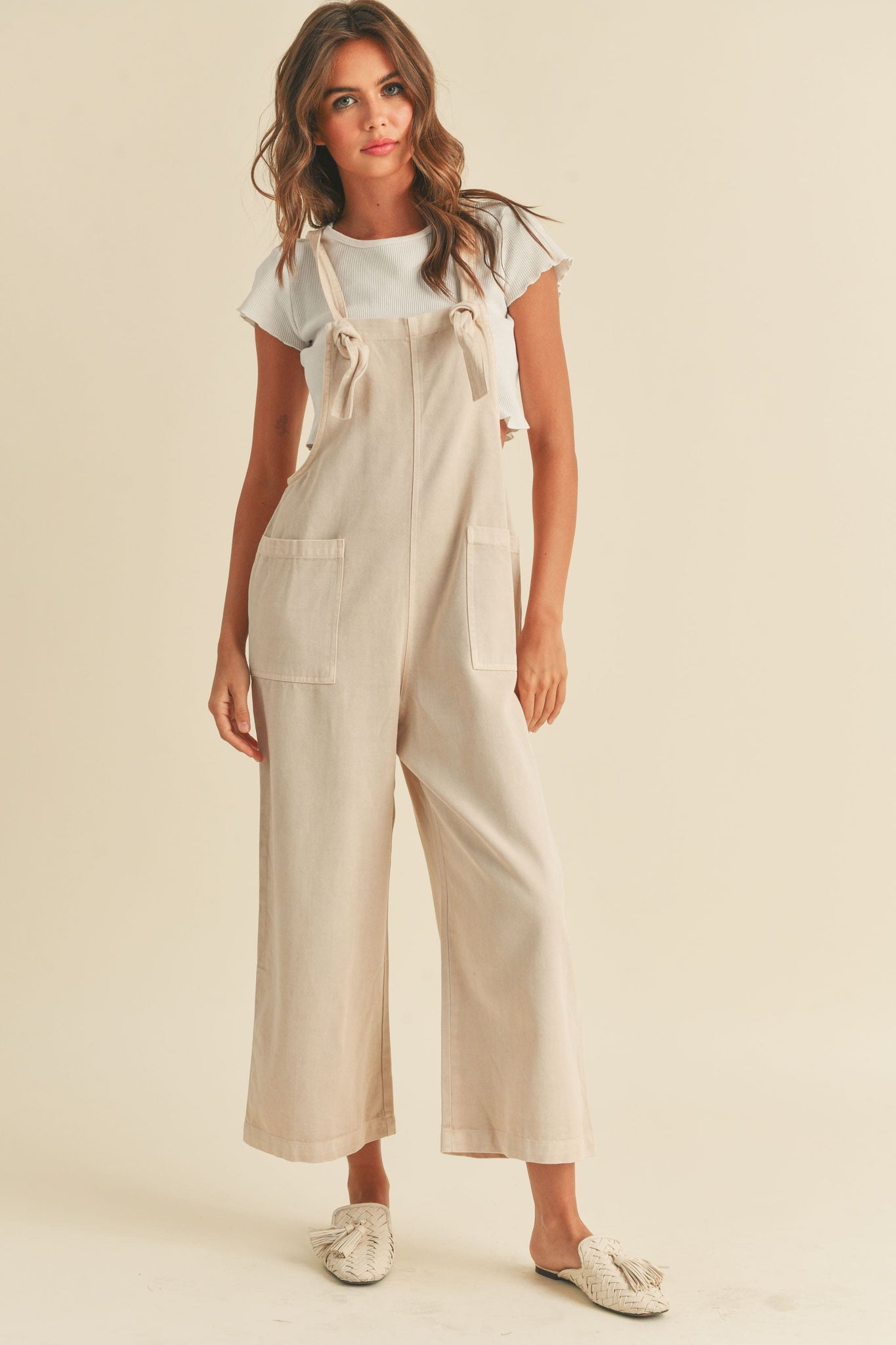 Introducing the Tencel Washed Jumpsuit, your go-to for the ultimate effortless vibe! Relaxed and oh-so-comfy, you'll be ready to take on any activity with ease. 